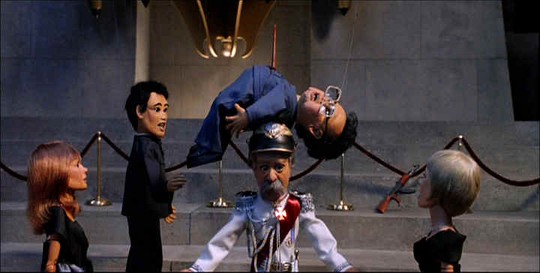 Cái chết của Kim Jong-il trong phim Team America . Nguồn: Paramount Pictures