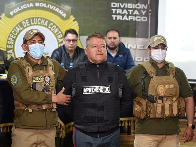 Tướng Juan Jose Zuniga trình diện sau khi bị bắt giữ vì âm mưu đảo chính ở La Paz, Bolivia ngày 26 tháng 6 năm 2024. Ảnh: REUTERS