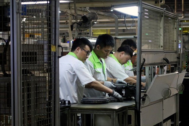 Một nhà máy phụ tùng ô tô ở TP Nam Kinh, tỉnh Giang Tô - Trung Quốc Ảnh: REUTERS