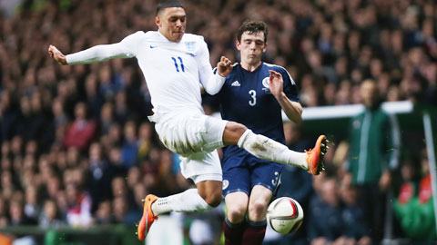 ĐT Anh (trái) đang rất khát thắng để kết thúc vòng loại một cách hoàn hảo