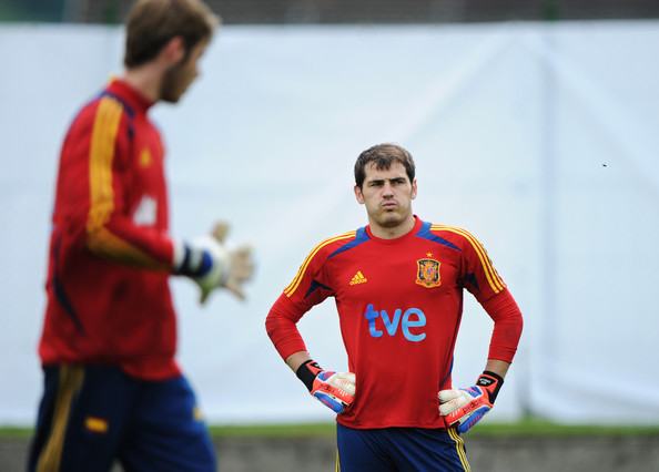 02h45 ngày 28/3, sân Sánchez Pizjuán, VL Euro 2016, TBN – Ukraine: Cờ chưa đến tay De Gea