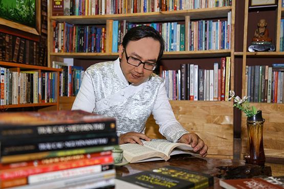 Hương xuân cùng sách