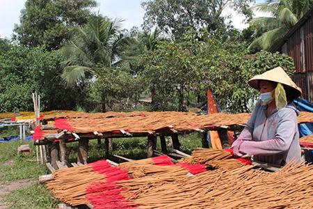 Sắc xuân ở làng se nhang 100 tuổi