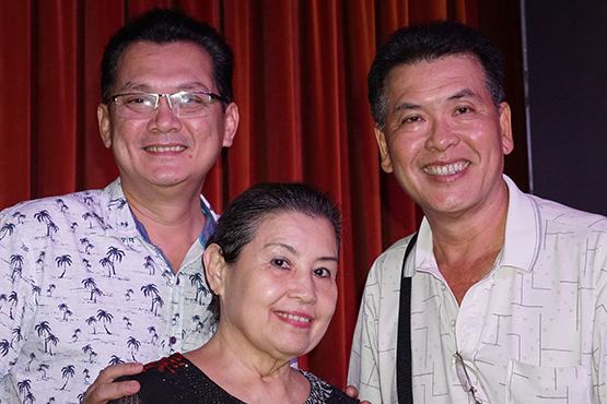 NSƯT Hữu Châu: Yêu sân khấu lẫn bục giảng!