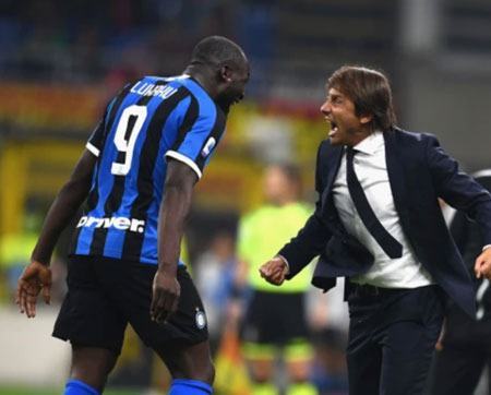 Conte thúc giục Inter Milan giữ chân Lukaku