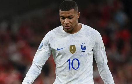 Mbappe gây thất vọng, HLV Deschamps nói gì?