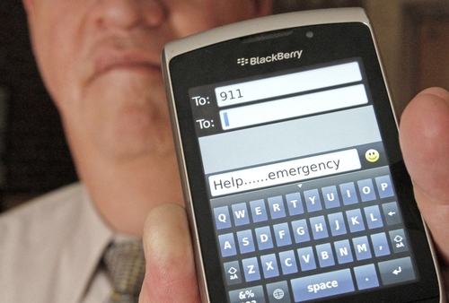 Người Mỹ báo tin khẩn cấp cho cảnh sát bằng tin nhắn gửi 911
