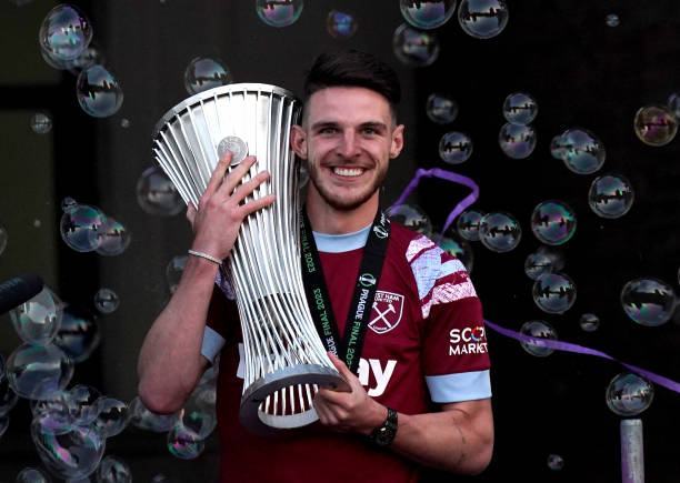 Tại sao Arsenal chưa thể hoàn thành vụ Declan Rice?