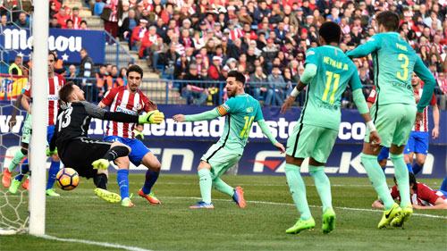 Messi ghi bàn phút cuối, Barca thắng tại sào huyệt của Atletico