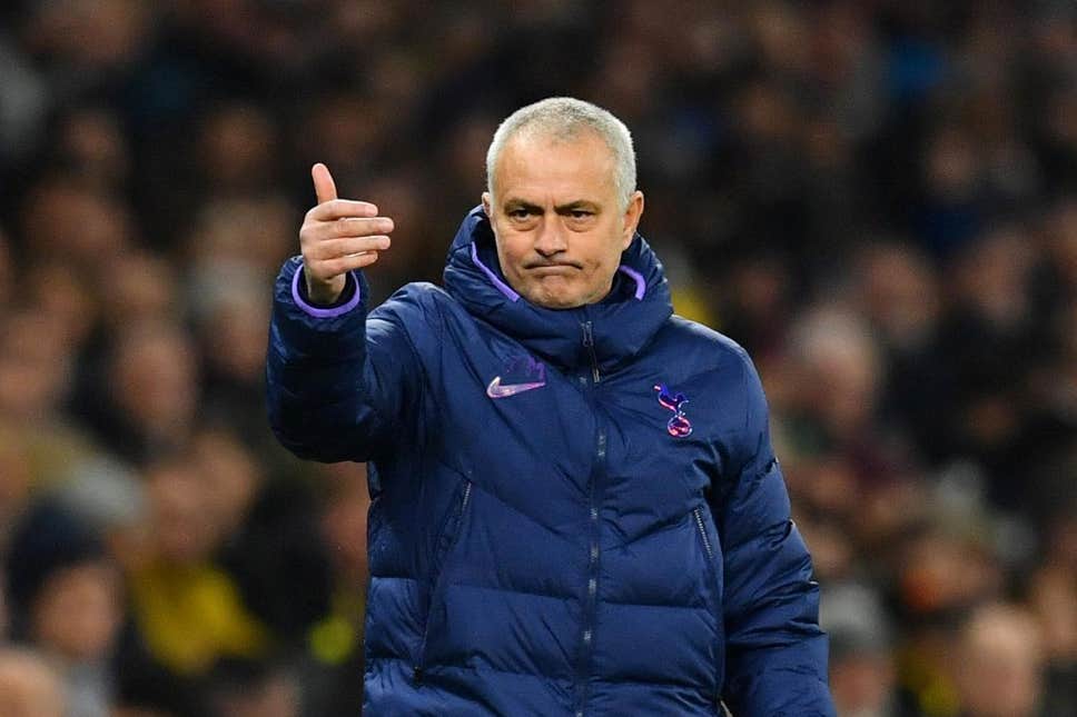 Mourinho tức giận phản pháo truyền thông Anh