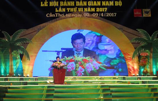 Tưng bừng khai mạc lễ hội bánh dân gian nam bộ lần VI năm 2017