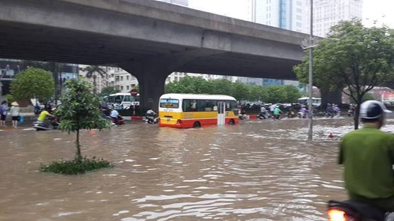 Hà Nội: Tại sao ngập nặng ở phía Tây TP?