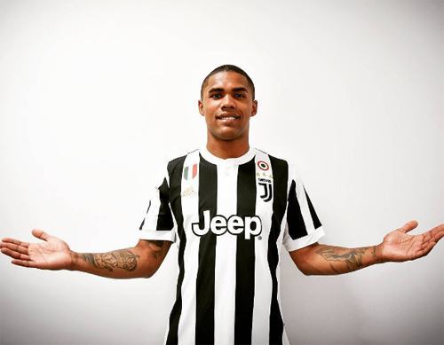 Juventus mượn được Douglas Costa từ Bayern