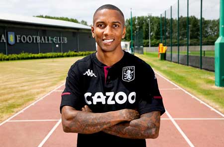 Ashley Young chính thức trở lại Aston Villa