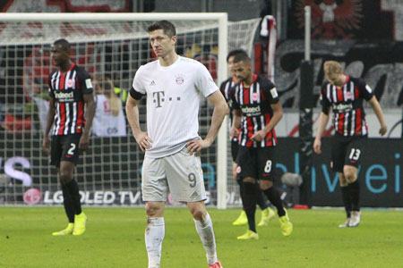 23h30 ngày 23/5, vòng 27 Bundesliga, sân Allianz Arena, Bayern – Frankfurt: Món nợ phải trả