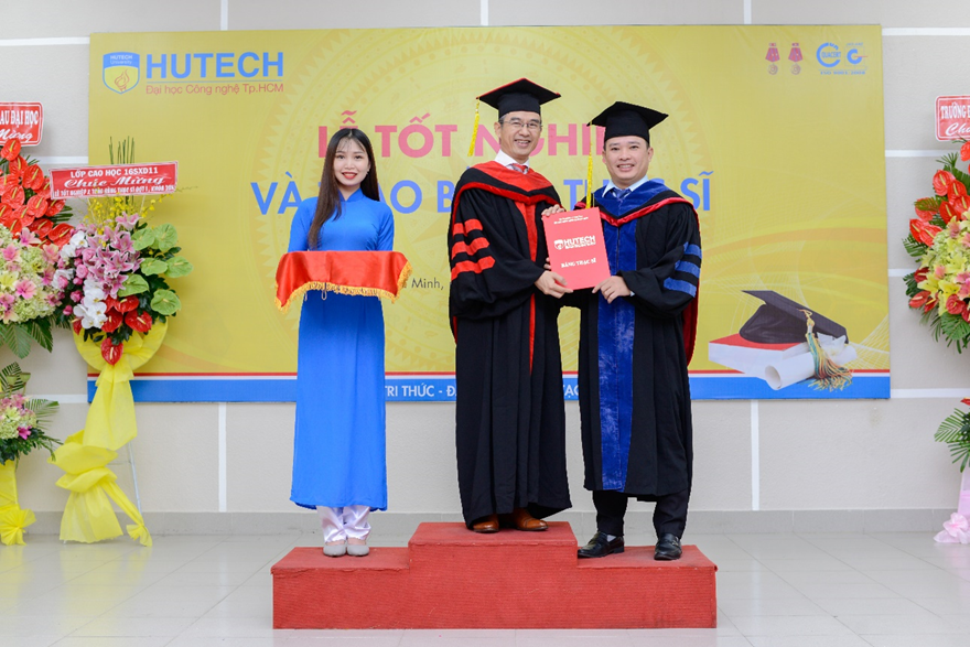 200 tân Thạc sĩ được vinh danh tại HUTECH