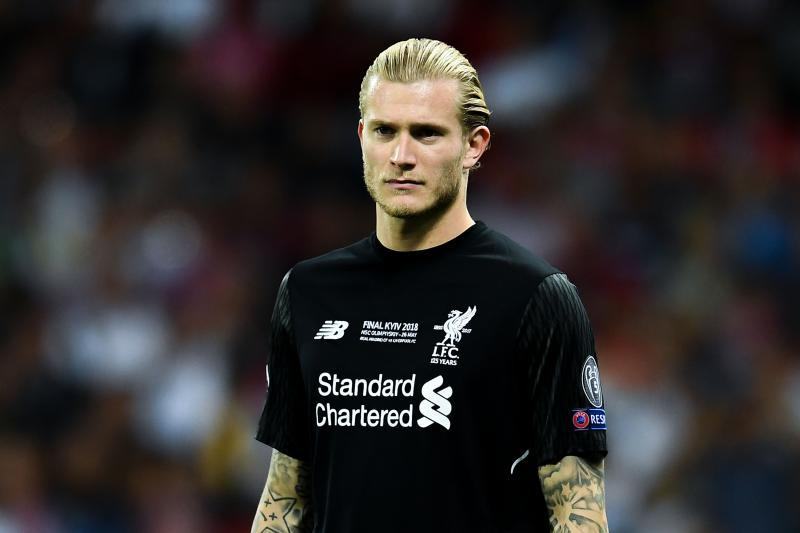 Liverpool bắt Loris Karius đi kiểm tra đầu