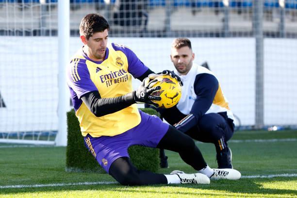 Real báo hung tin: Thibaut Courtois nghỉ hết mùa