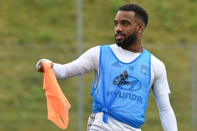 70 triệu euro cho Lacazette