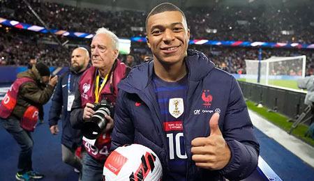 Mbappe lấp lửng tương lai, PSG lại thêm lo