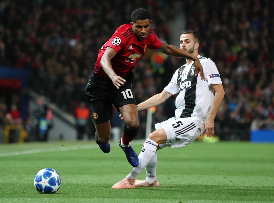 Mourinho dập tắt hi vọng mong manh của Rashford