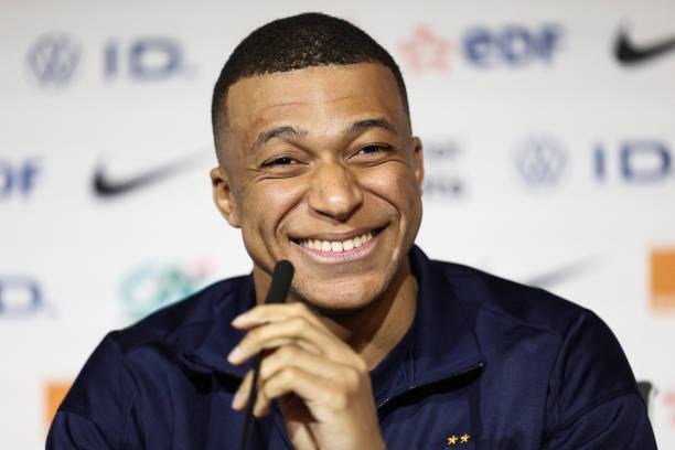 Mbappe chốt tương lai trước EURO, chịu nhún với Real