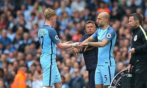 Man City chia tay Zabaleta, mở màn cuộc đại phẫu đội hình