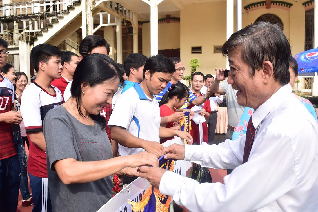 Gần 1.700 thầy cô giáo tham gia hội thao cấp ngành