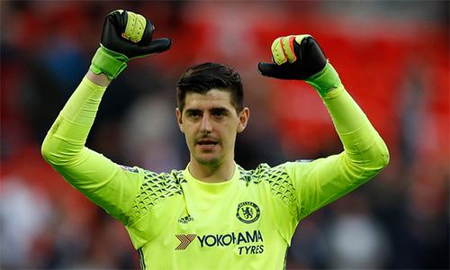 Courtois giành giải Găng tay Vàng Ngoại hạng Anh