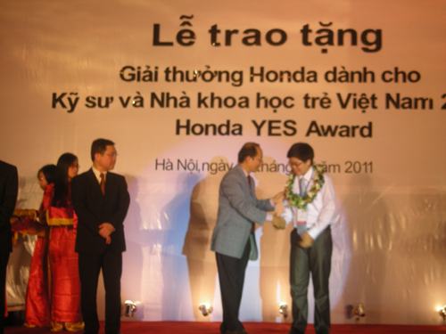 10 sinh viên được trao tặng Giải thưởng Honda YES 2011