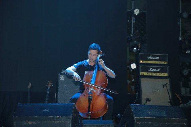 10.000 người máu lửa trong đêm nhạc Trần Lập