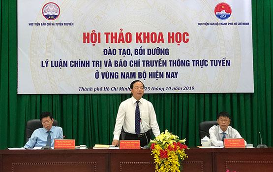 Hướng tới dạy trực tuyến lý luận chính trị, báo chí