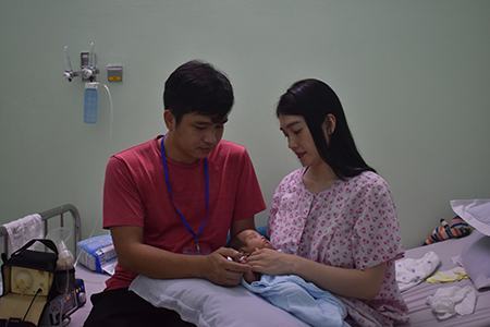 “Hạnh phúc khi con được bú sữa mẹ”