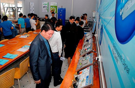 Trao hơn 6 tỷ đồng học bổng cho SV