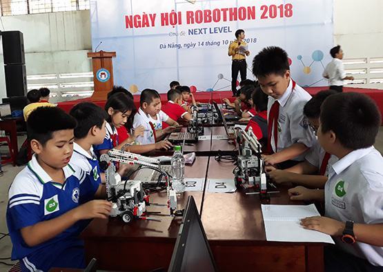 Đà Nẵng: Gần 200 học sinh tham gia ngày hội Robothon 2018