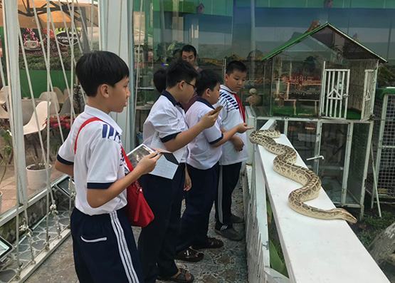 Học tiếng Anh, sinh học ở… vườn thú