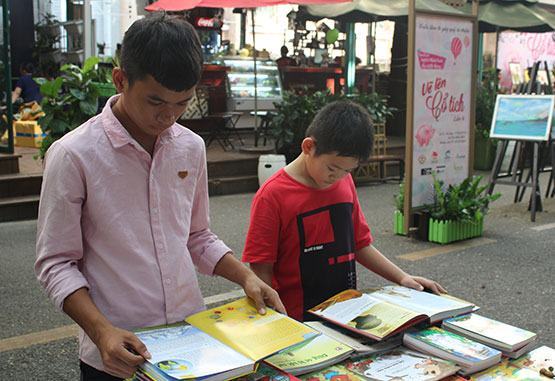 Thói quen đọc sách góp phần hình thành nhân cách cho học sinh như thế nào?