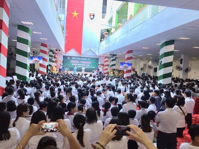 Rộn ràng chào mừng năm học mới tại trường trung tiểu học Việt Anh 2