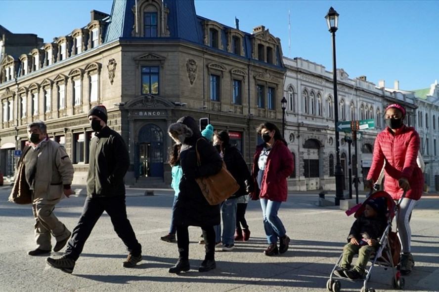 16 quốc gia đã tiêm vaccine COVID-19 cho 70% dân số