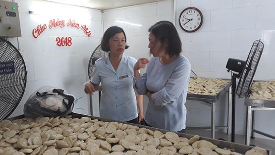 TP.HCM: Phát hiện hai cơ sở sản xuất giò chả không rõ nguồn gốc