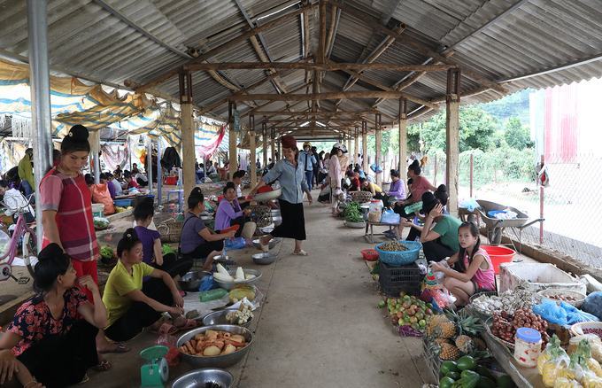 Chợ côn trùng ở vùng cao Tây Bắc