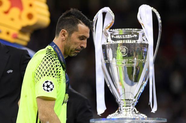 Gianluigi Buffon tuyên bố treo găng