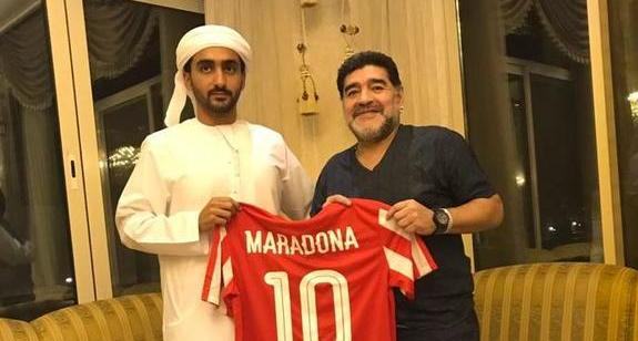 Maradona bất ngờ trở lại nghiệp HLV