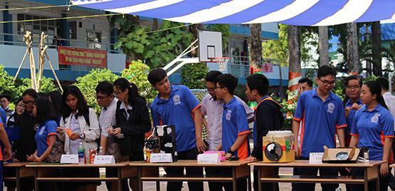 Thắp lên những ước mơ với hội chợ STEM