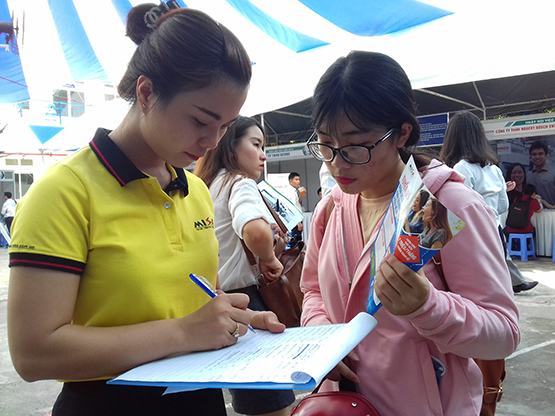 Trên 5.000 sinh viên dự Ngày hội việc làm 2018