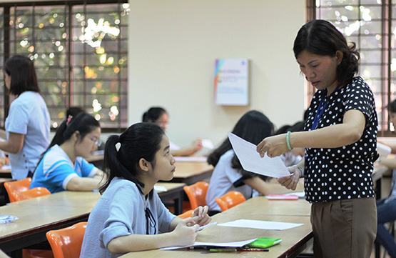 Đề thi mở: Hay nhưng đừng nóng vội