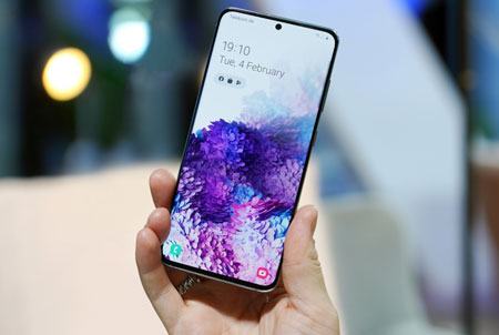 Smartphone cao cấp mới ra đã giảm giá