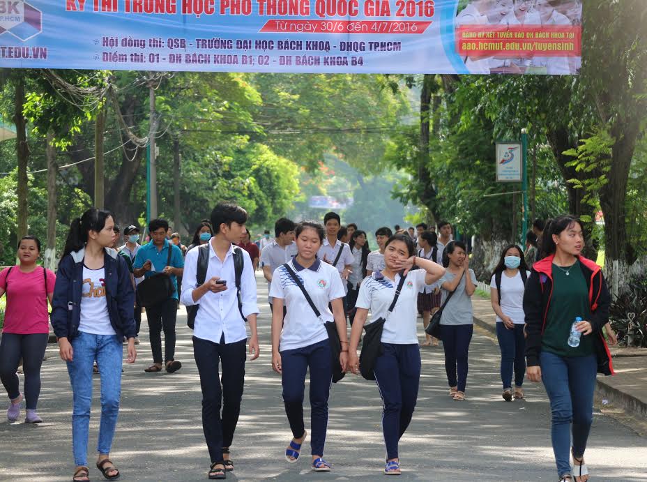 Ra sớm nhưng không làm trọn vẹn bài thi sử