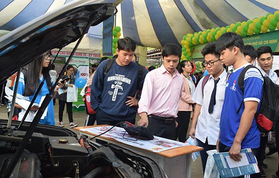 10.000 học sinh tham gia “Cùng bạn quyết định tương lai”