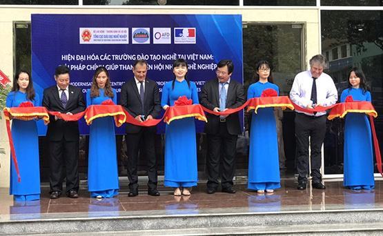 Pháp tài trợ đào tạo nhân lực kỹ thuật cao